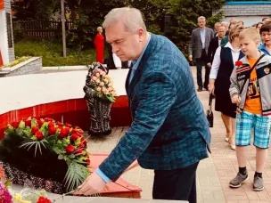 Помнит  сердце, не забудет никогда